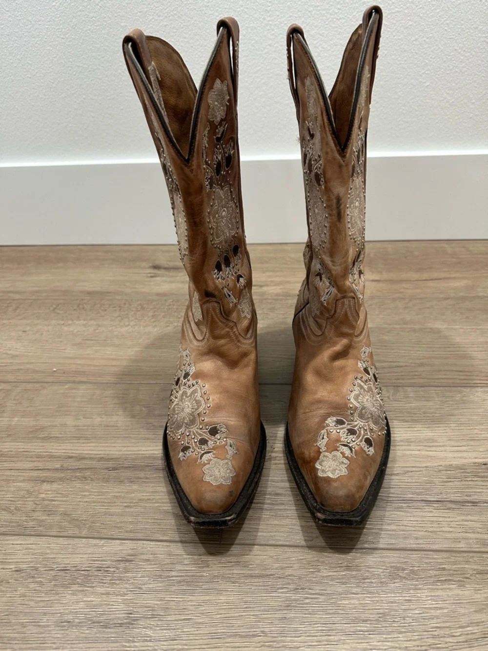 Shyanne Women’s Embroidery floral Tan Leather Western Cowboy Cowgirl Boots 8 - Picture 5 of 10